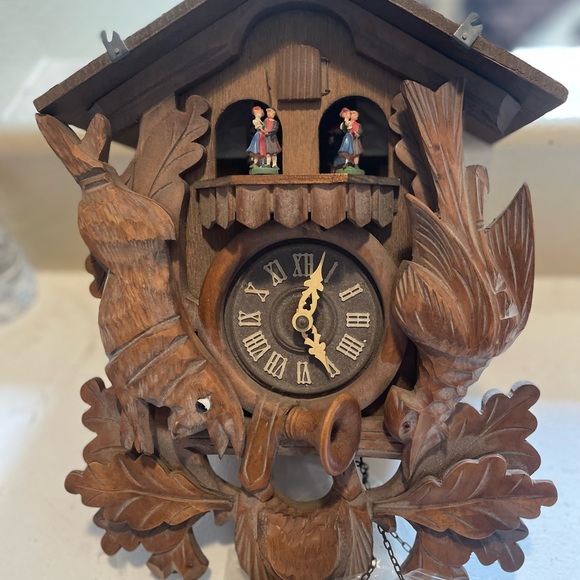 Coo Coo Clock Handmade in Germany
Black Forest original
dancing children - Picture 4 of 8